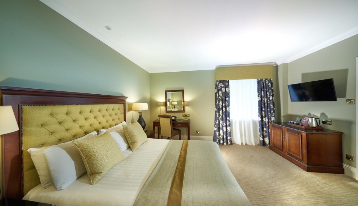 Golf View Bedroom.jpg